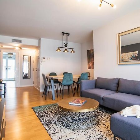 Tendency Apartments Forum Сант Адриа де Бесос Екстериор снимка