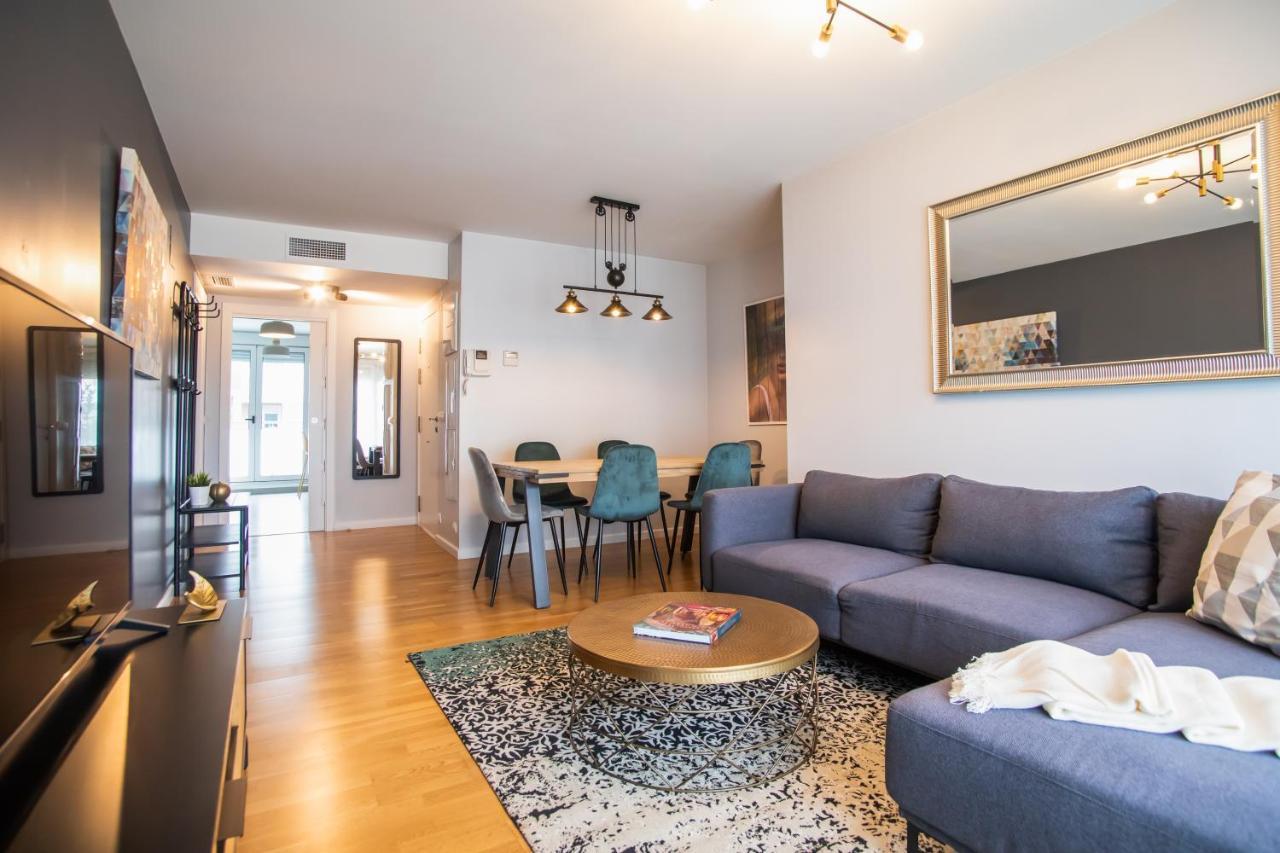 Tendency Apartments Forum Сант Адриа де Бесос Екстериор снимка