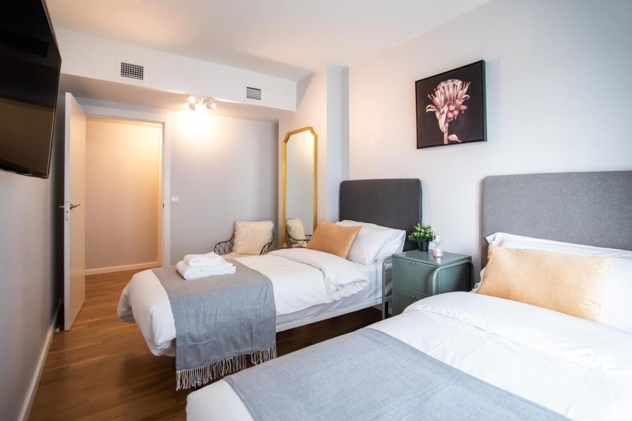 Tendency Apartments Forum Сант Адриа де Бесос Екстериор снимка