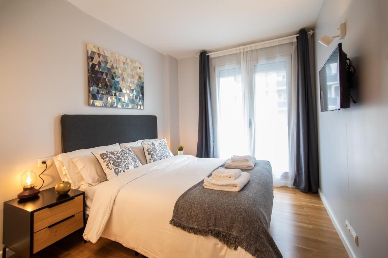 Tendency Apartments Forum Сант Адриа де Бесос Екстериор снимка