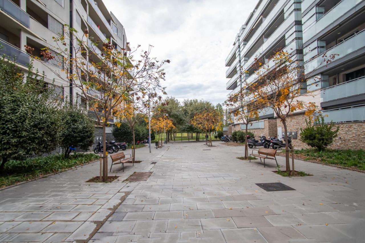 Tendency Apartments Forum Сант Адриа де Бесос Екстериор снимка