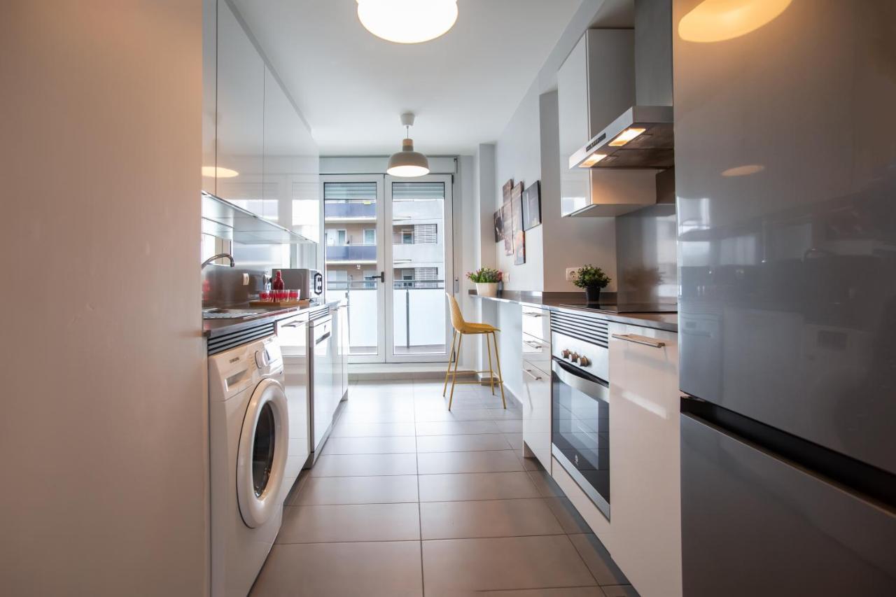 Tendency Apartments Forum Сант Адриа де Бесос Екстериор снимка