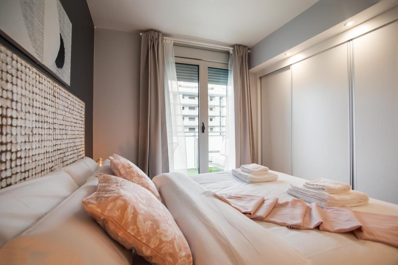 Tendency Apartments Forum Сант Адриа де Бесос Екстериор снимка