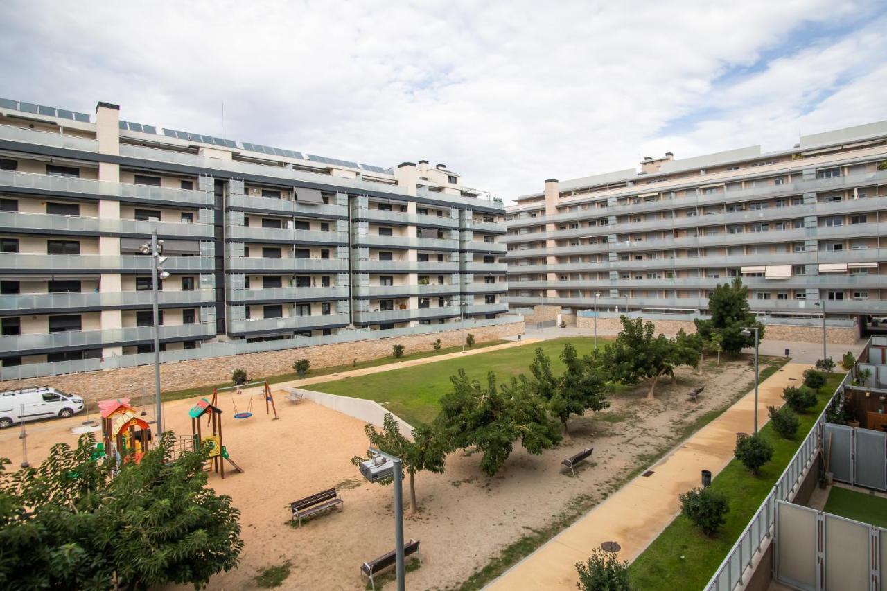 Tendency Apartments Forum Сант Адриа де Бесос Екстериор снимка