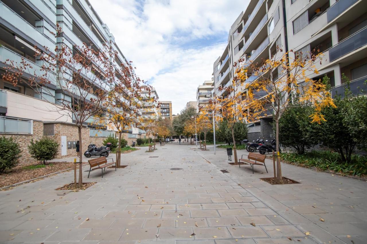 Tendency Apartments Forum Сант Адриа де Бесос Екстериор снимка